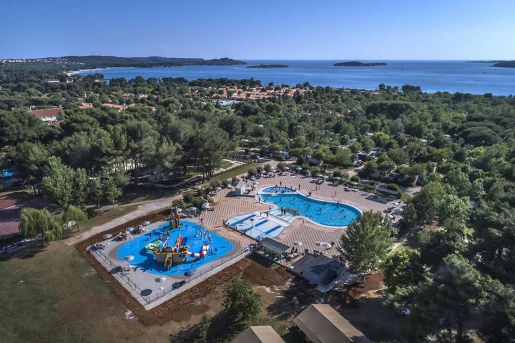 Lux Camp Bi Village, Mobile Home Villa Dado Фажана Экстерьер фото